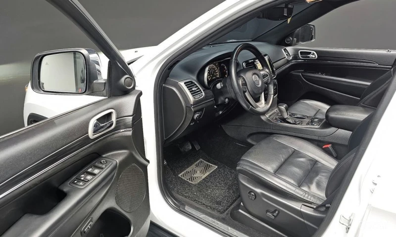 Jeep Grand cherokee, снимка 12 - Автомобили и джипове - 53289615