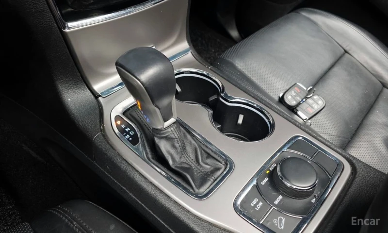 Jeep Grand cherokee, снимка 9 - Автомобили и джипове - 53289615