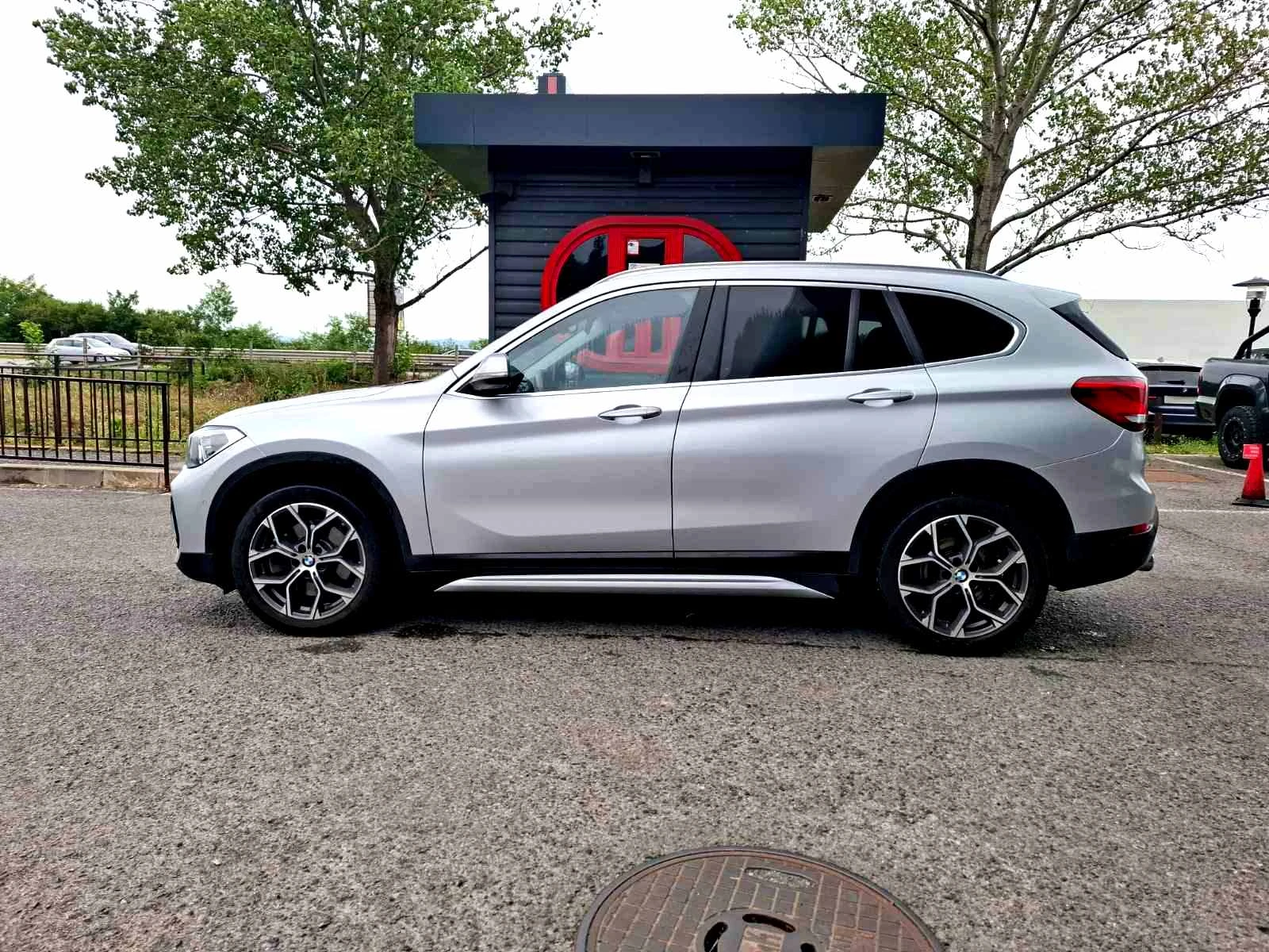 BMW X1 20d XDrive Сервизна история!   - изображение 4