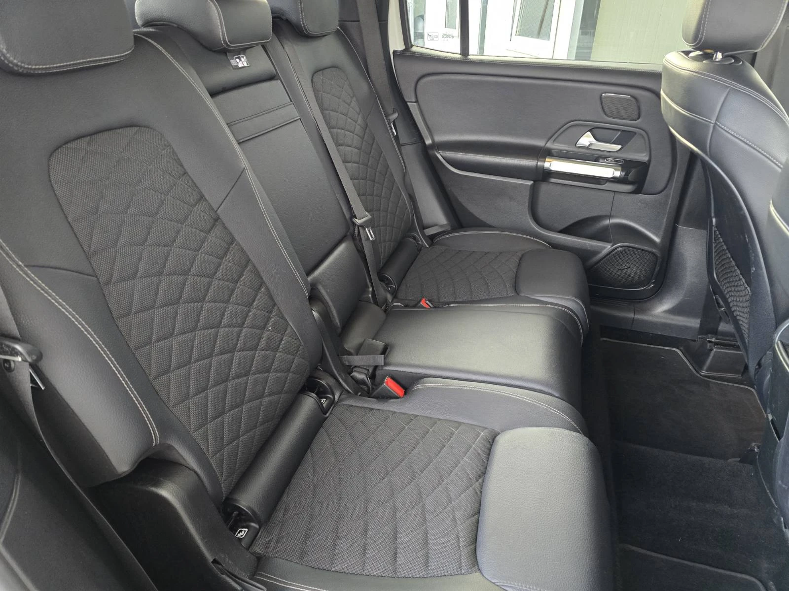 Mercedes-Benz GLB 200d DCT | |    | Mobile.bg   16