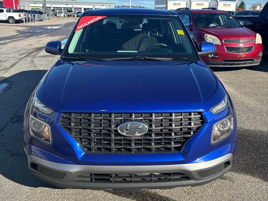 Hyundai Venue * Essential * CARFAX *    | Mobile.bg   6