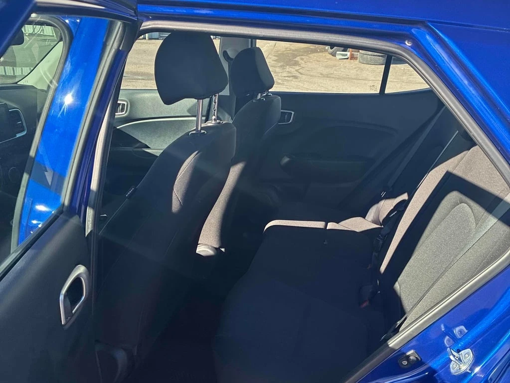 Hyundai Venue * Essential * CARFAX *    | Mobile.bg   11