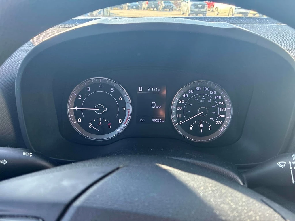 Hyundai Venue * Essential * CARFAX *    | Mobile.bg   8