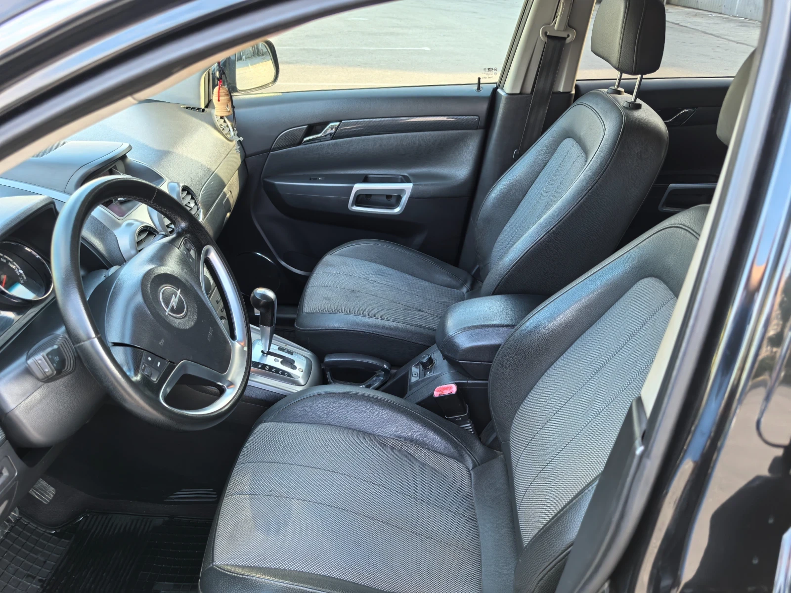 Opel Antara, снимка 3 - Автомобили и джипове - 54811336