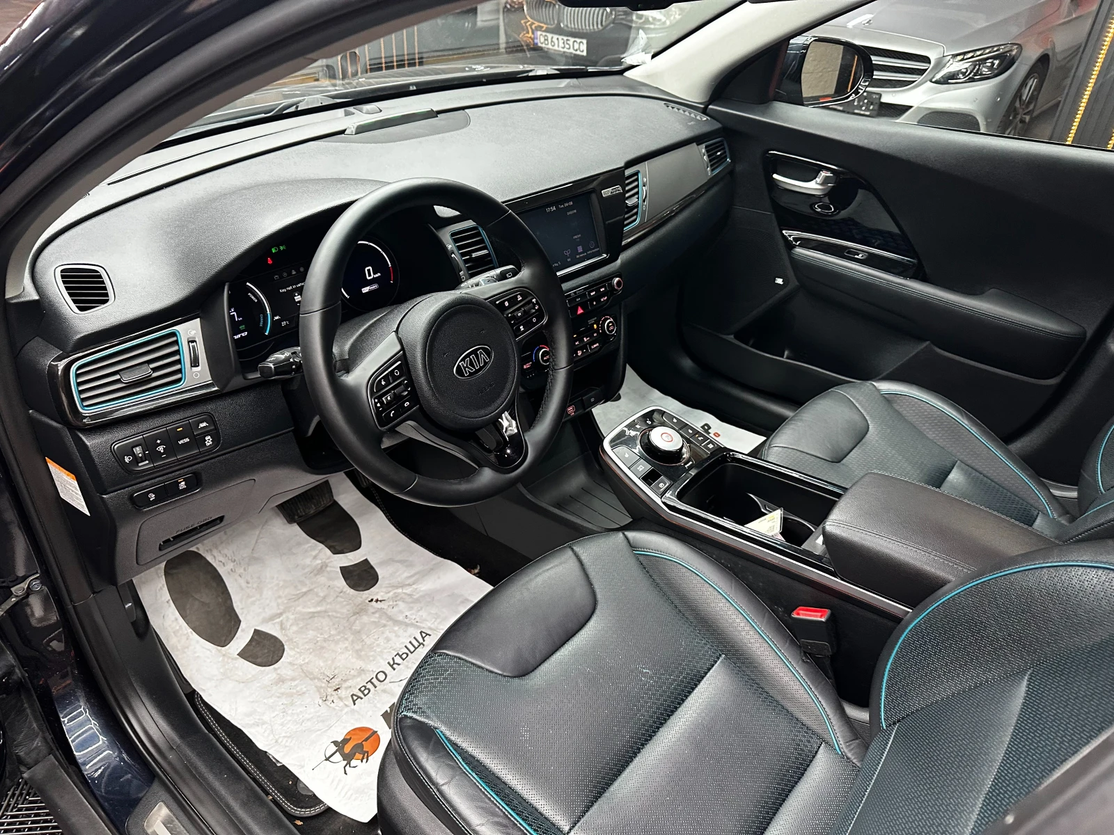 Kia Niro 64kW Premium/JBL, снимка 8 - Автомобили и джипове - 55325020