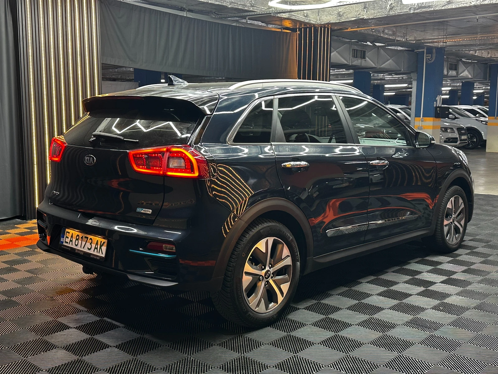 Kia Niro 64kW Premium/JBL, снимка 4 - Автомобили и джипове - 55325020
