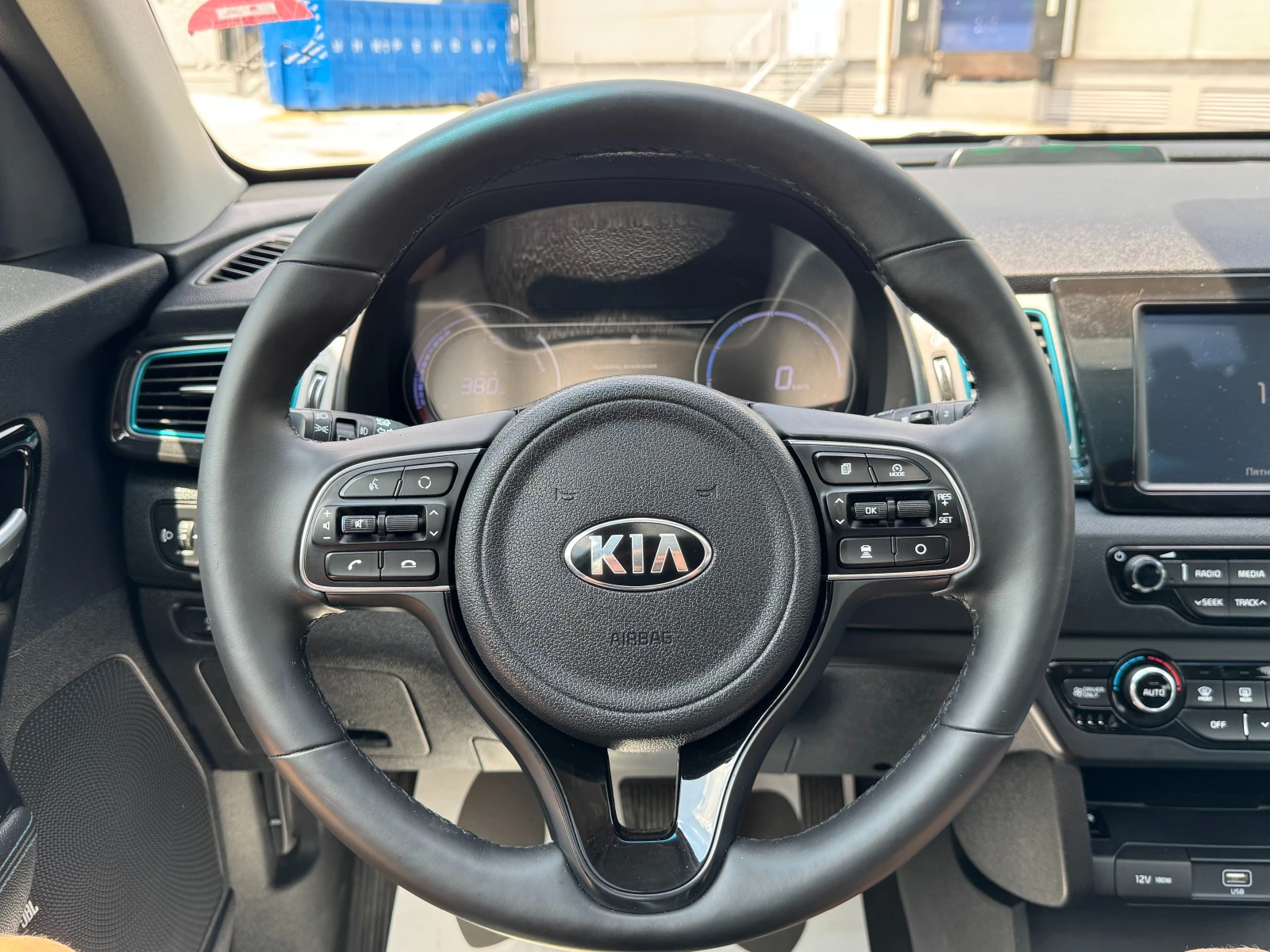 Kia Niro 64kW Premium/JBL, снимка 12 - Автомобили и джипове - 55325020
