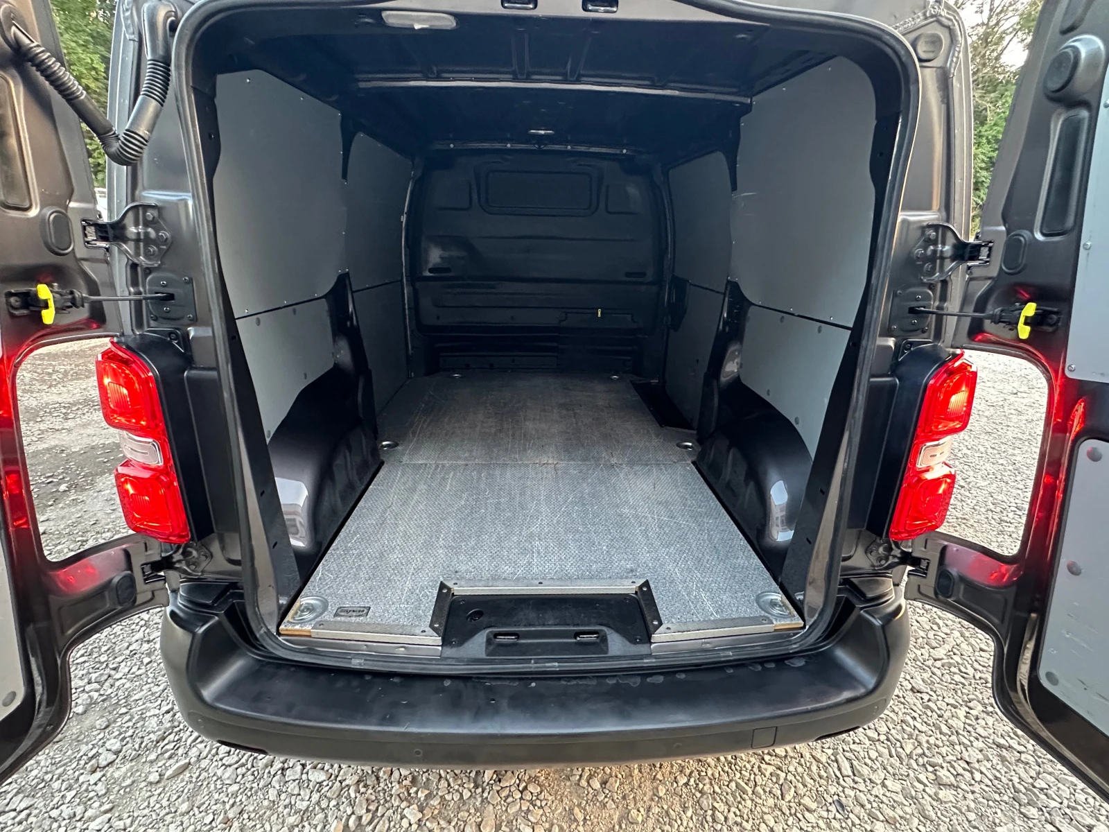 Peugeot Expert 2.0HDI* FUL* TOP* EVRO6 - изображение 7