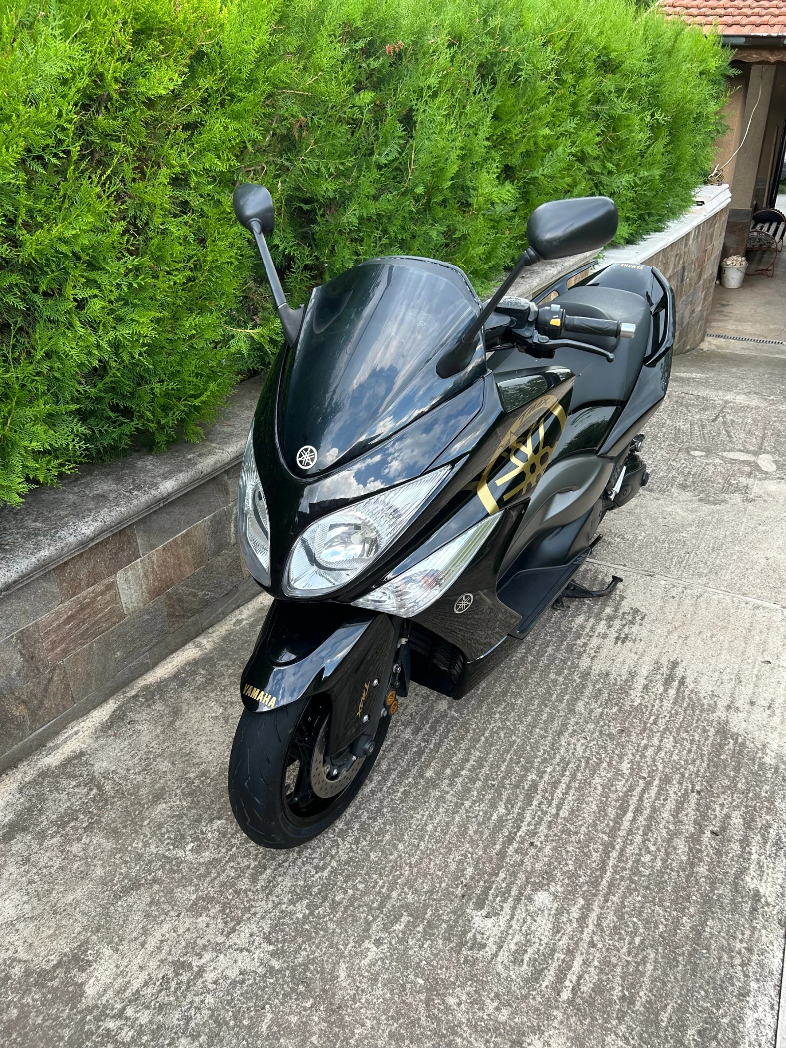 Yamaha T-max