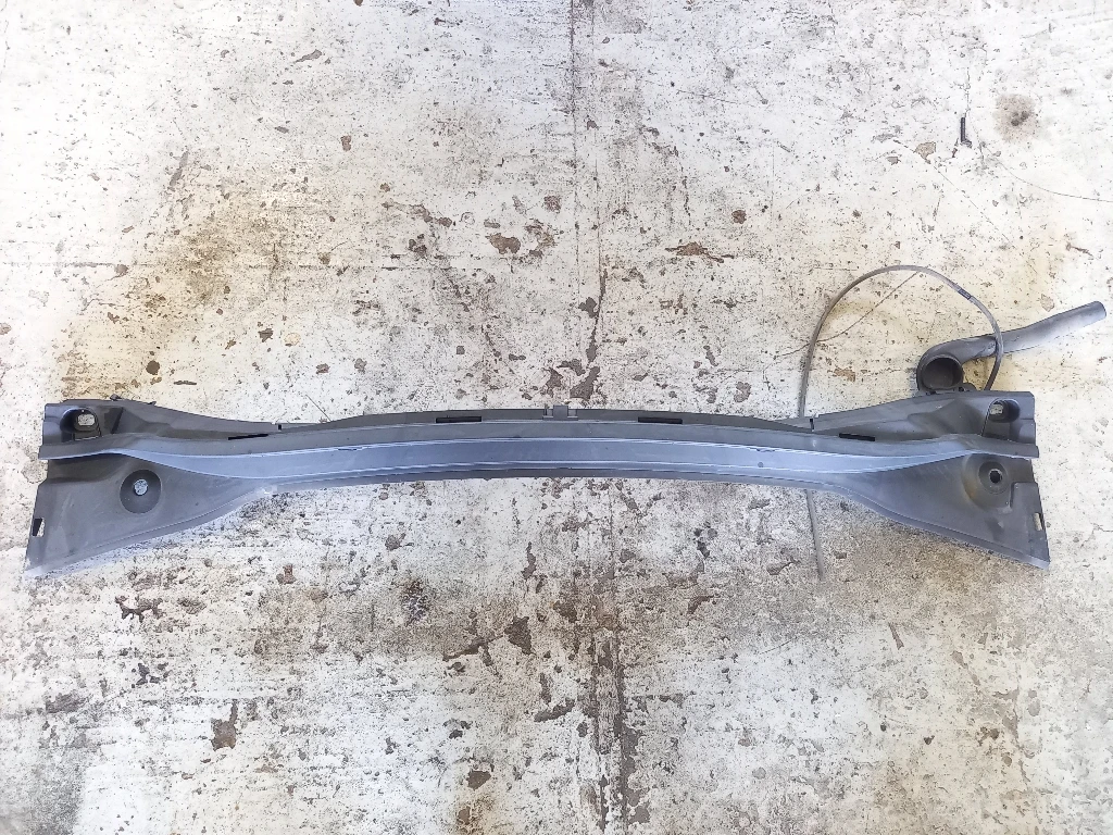 Кора под предни чистачки Рено Модус 