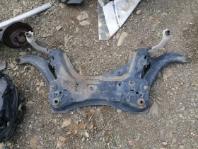 Преден мост за Нисан Микра К12 заедно с носачите.