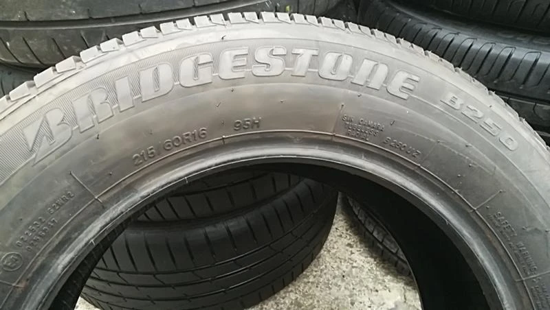 Гуми Летни 215/60R16, снимка 3 - Гуми и джанти - 25339293