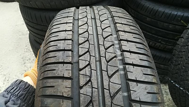 Гуми Летни 215/60R16, снимка 1 - Гуми и джанти - 25339293