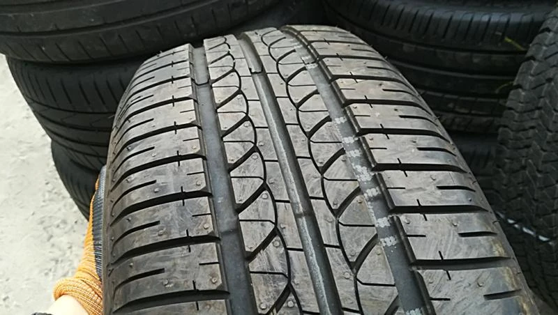 Гуми Летни 215/60R16, снимка 2 - Гуми и джанти - 25339293