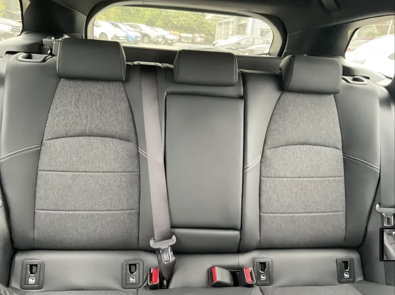 Toyota Corolla 2.0 TS Hybrid, снимка 13 - Автомобили и джипове - 52554602