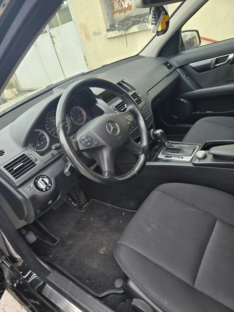 Mercedes-Benz C 220, снимка 7 - Автомобили и джипове - 52693656