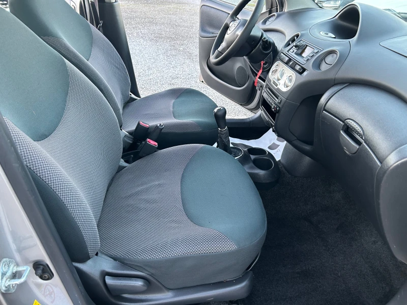 Toyota Yaris 1.4D-4D, снимка 10 - Автомобили и джипове - 52806197
