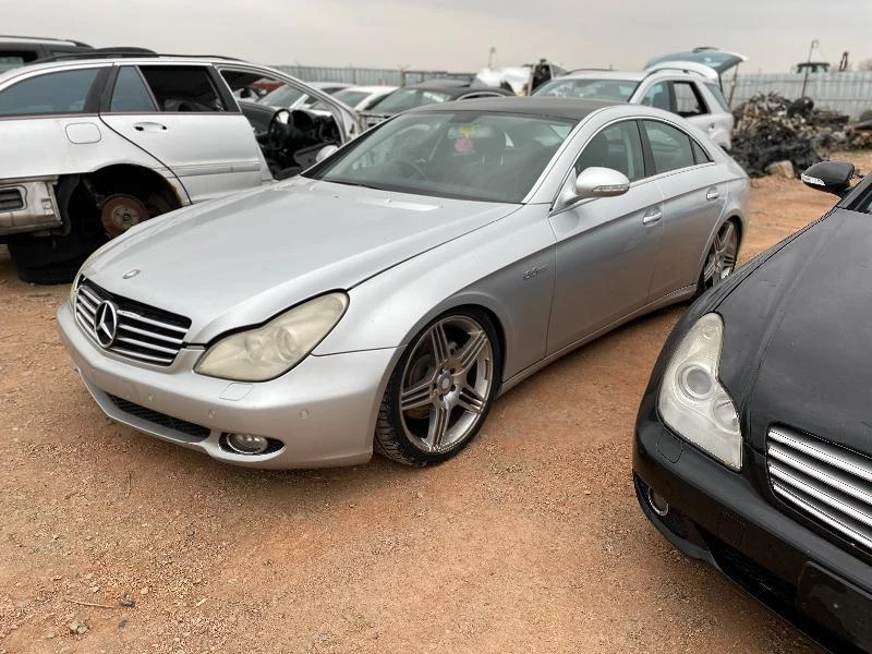 Mercedes-Benz CLS 500 М113 v8 бензин на части , снимка 3 - Автомобили и джипове - 27071629