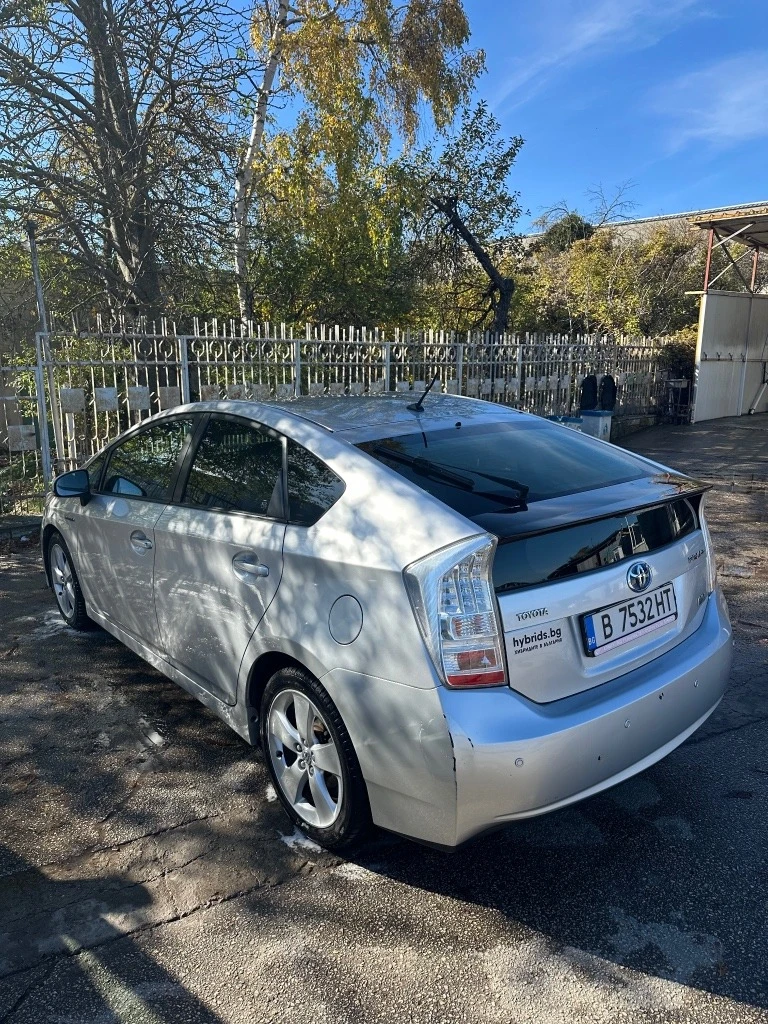 Toyota Prius 1.8 hybrid, снимка 4 - Автомобили и джипове - 52684905