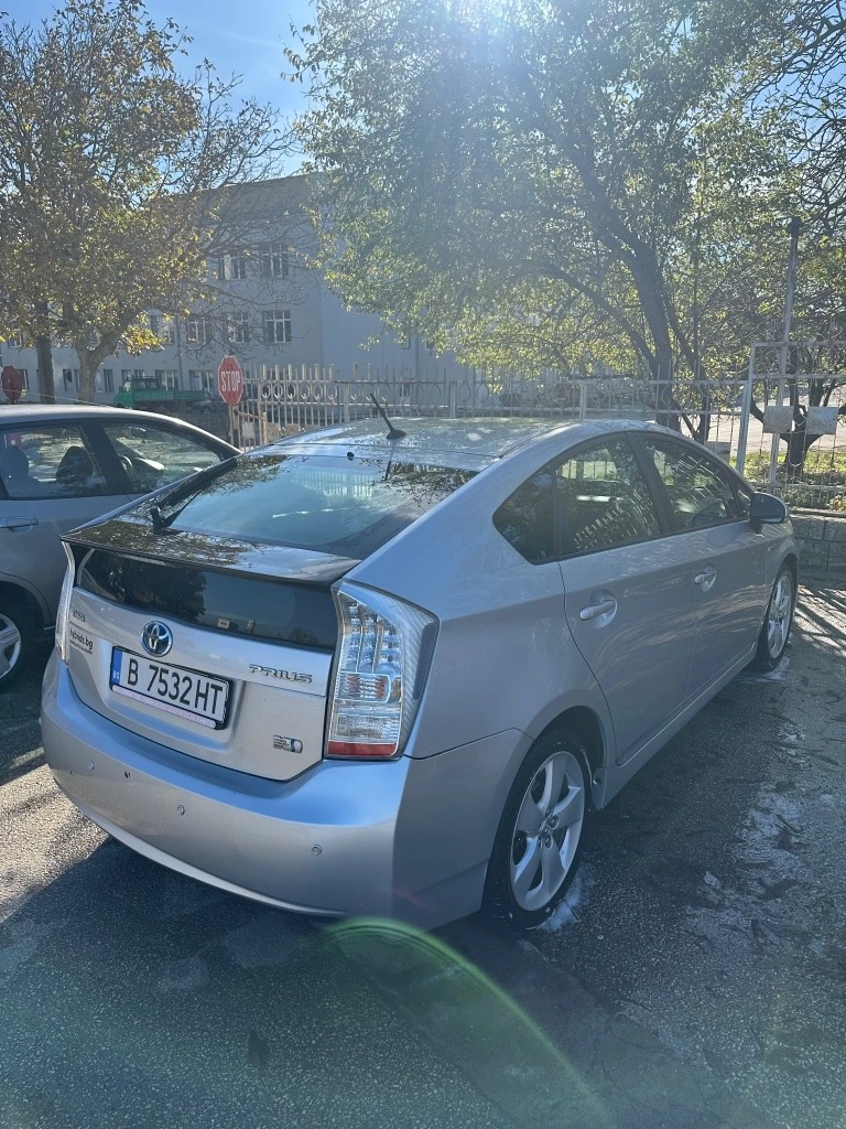 Toyota Prius 1.8 hybrid, снимка 2 - Автомобили и джипове - 52684905