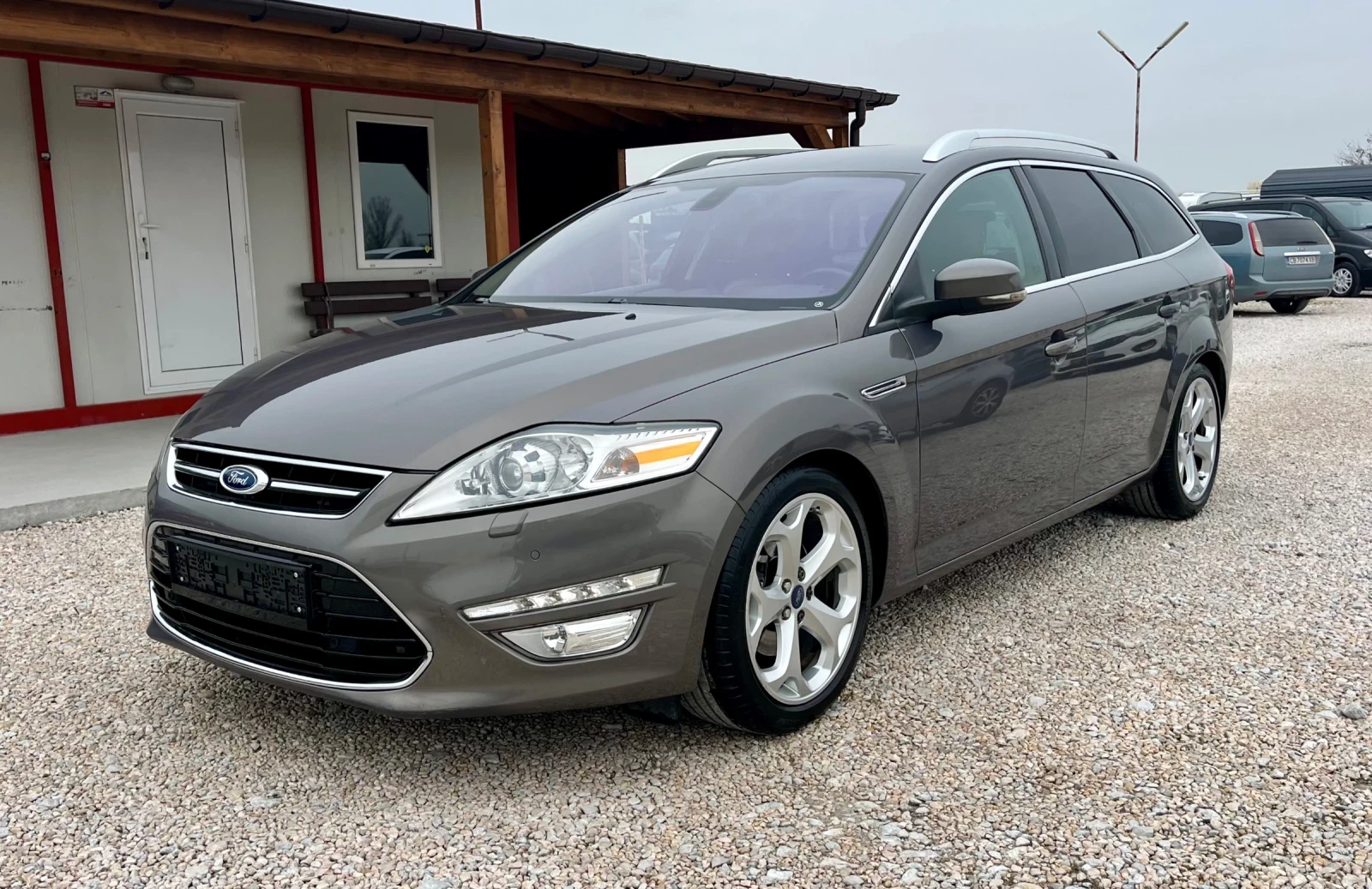 Ford Mondeo 2.2d* 200k.c* LED* НАВИ* КОЖА* ПОДГРЕВ* , снимка 1