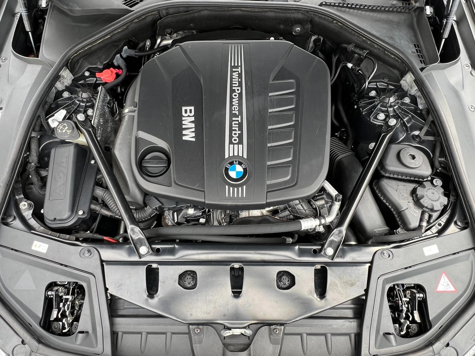 BMW 530 X-drive Серв. история/231543км./WBAMW91000DV08039/ - изображение 8