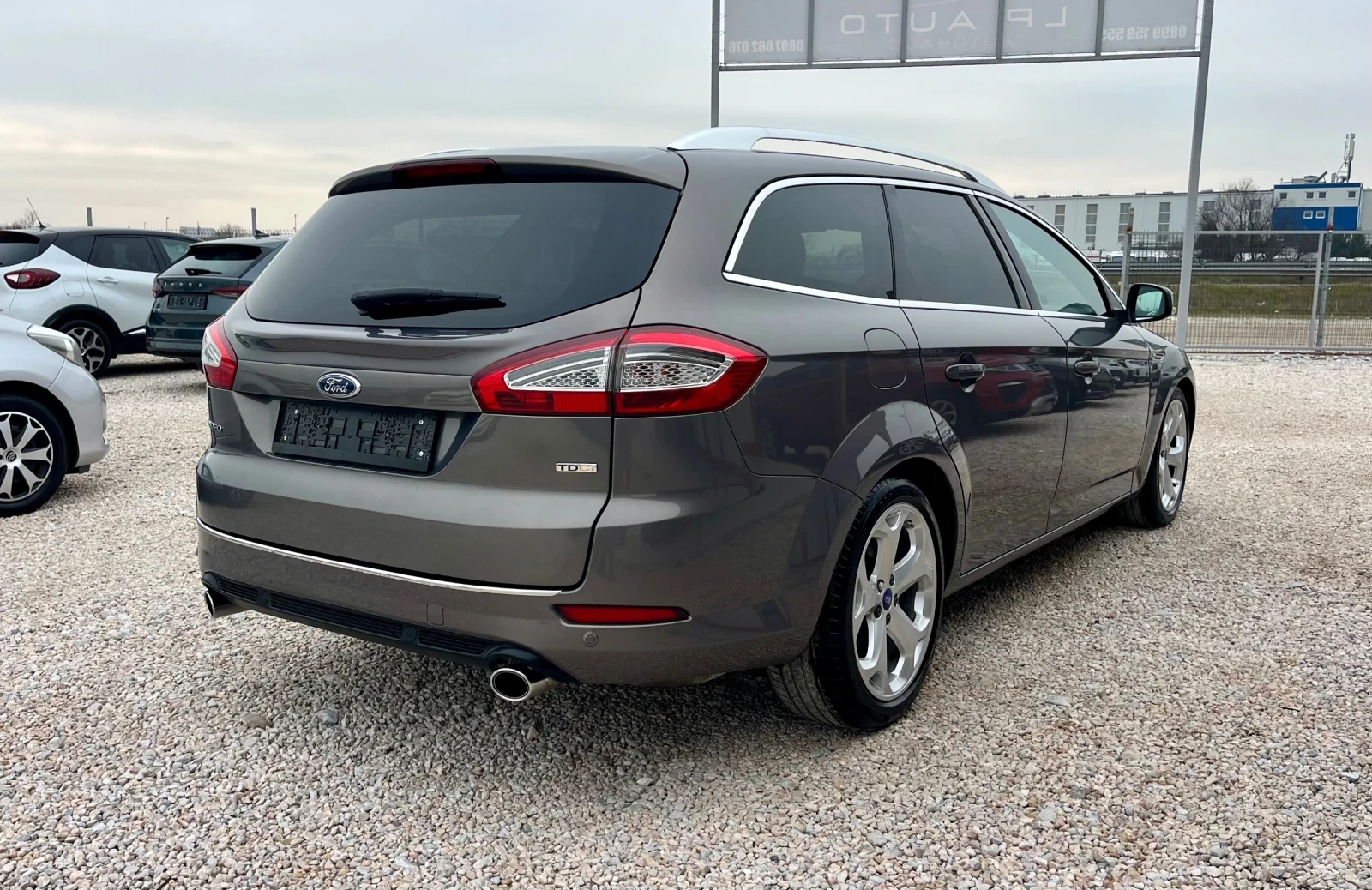 Ford Mondeo 2.2d* 200k.c* LED* НАВИ* КОЖА* ПОДГРЕВ*  - изображение 4