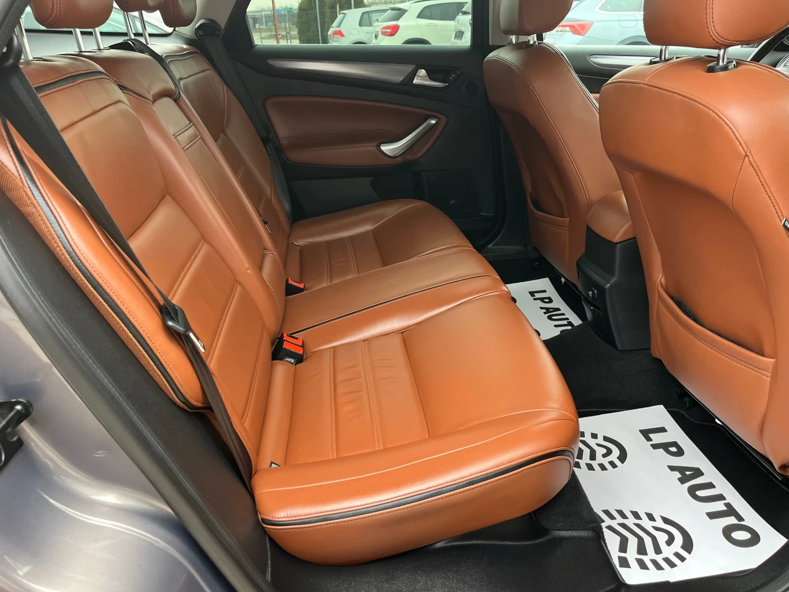 Ford Mondeo 2.2d* 200k.c* LED* НАВИ* КОЖА* ПОДГРЕВ*  - изображение 9