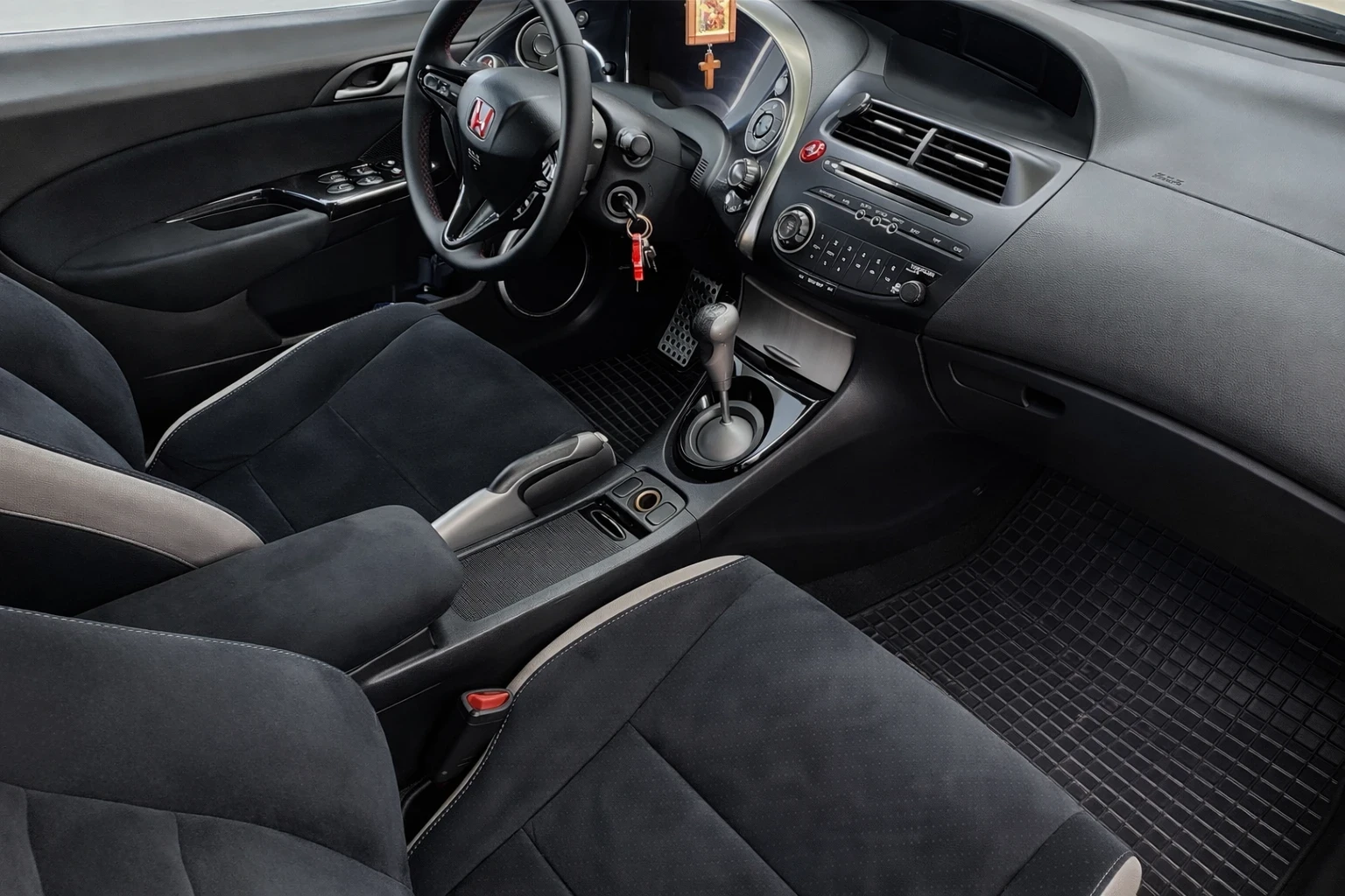 Honda Civic 2.2 Type S, снимка 11 - Автомобили и джипове - 53786231