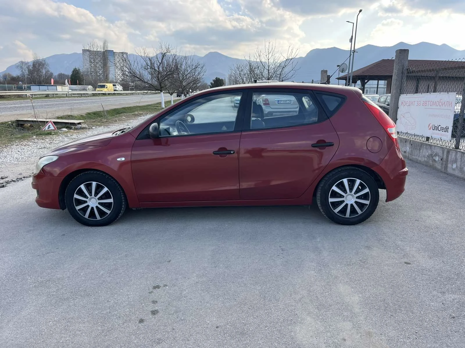 Hyundai I30 1.6CRDI 90кс EURO 4 КЛИМАТИК , снимка 6 - Автомобили и джипове - 53850750