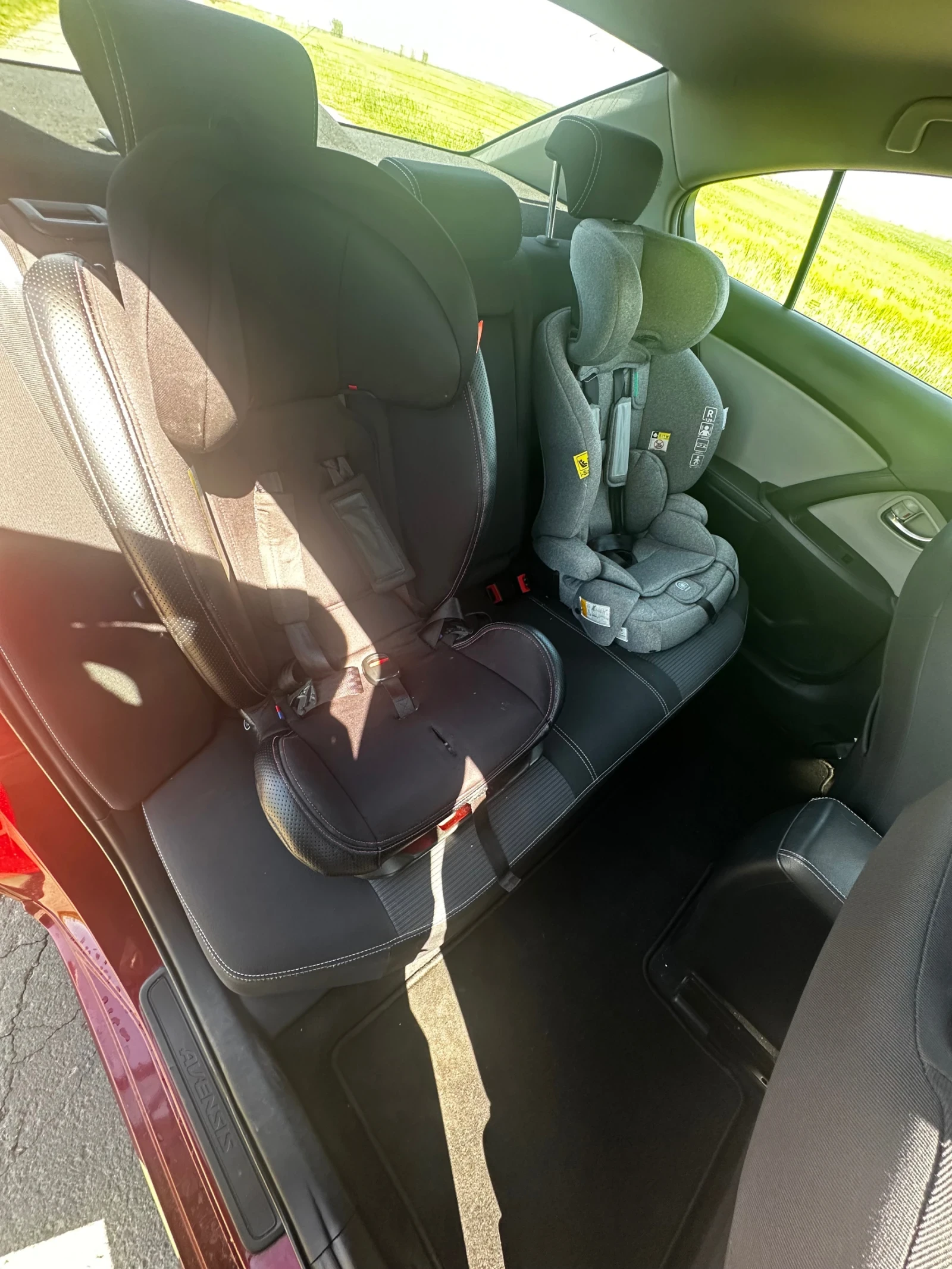 Toyota Avensis 1.8 Executive, снимка 12 - Автомобили и джипове - 54312369