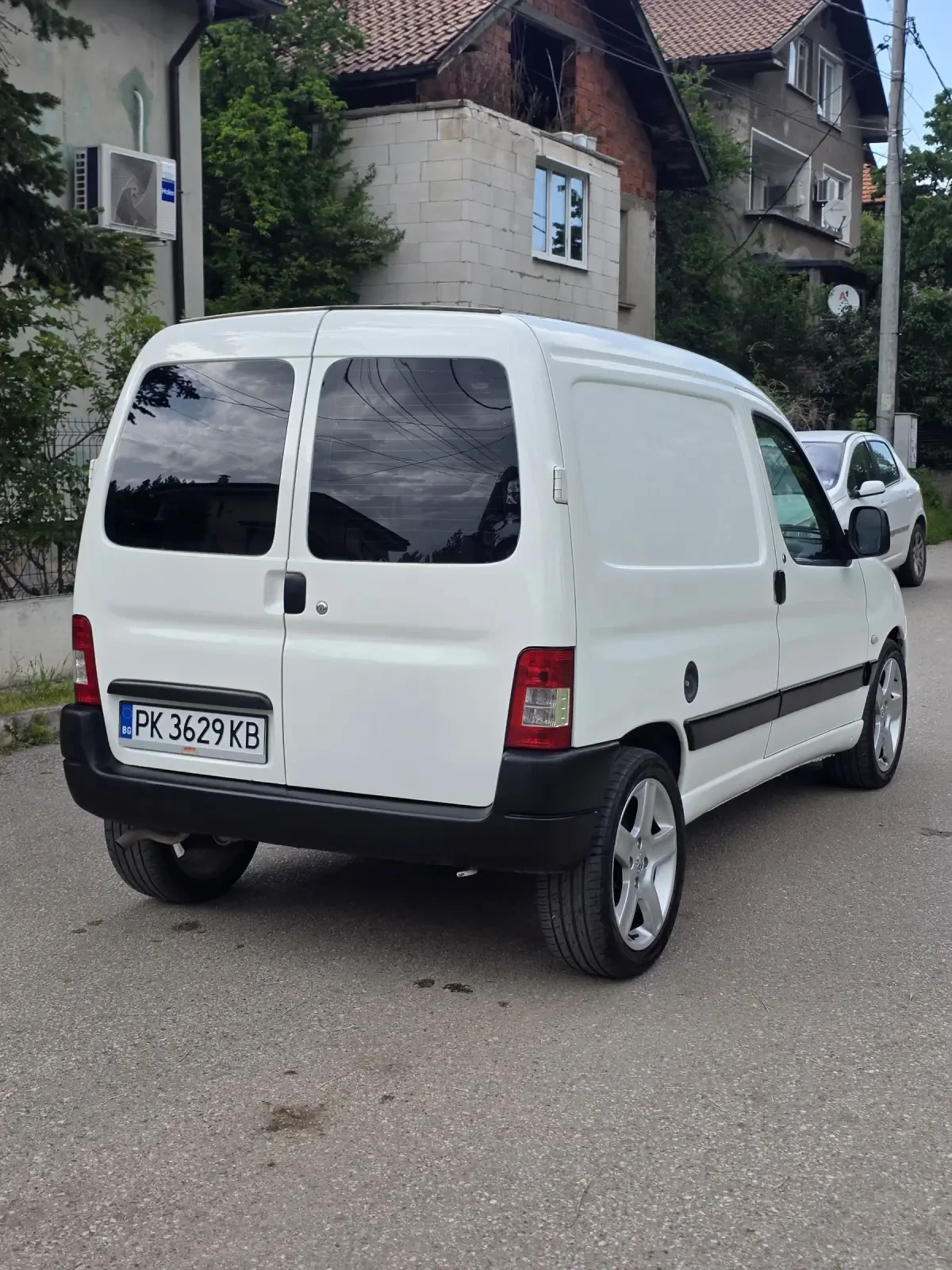 Peugeot Partner 1.9D ВСИЧКО НОВО!!!, снимка 6 - Автомобили и джипове - 54510635