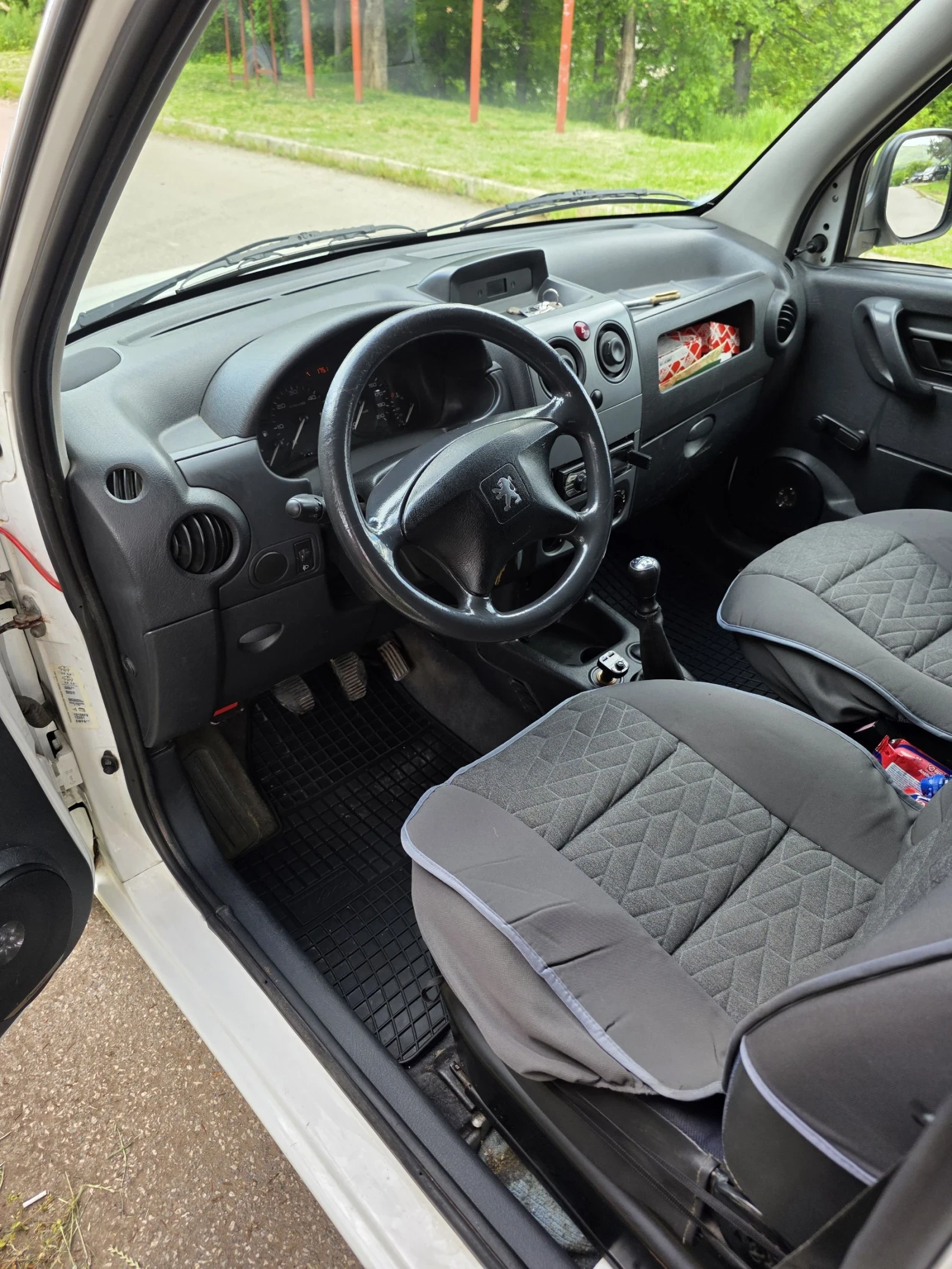 Peugeot Partner 1.9D ВСИЧКО НОВО!!!, снимка 7 - Автомобили и джипове - 54510635