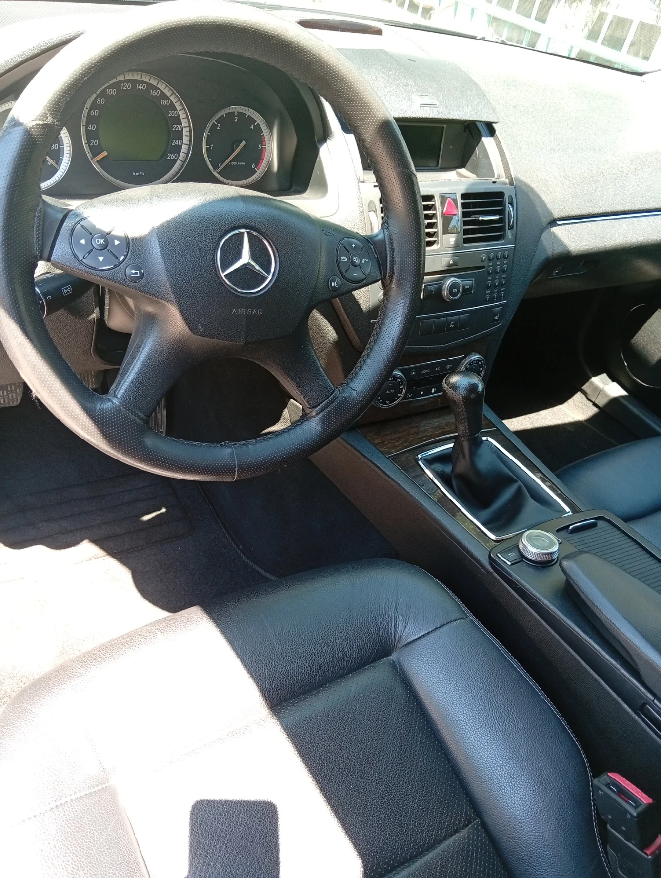Mercedes-Benz C 220, снимка 4 - Автомобили и джипове - 55154285