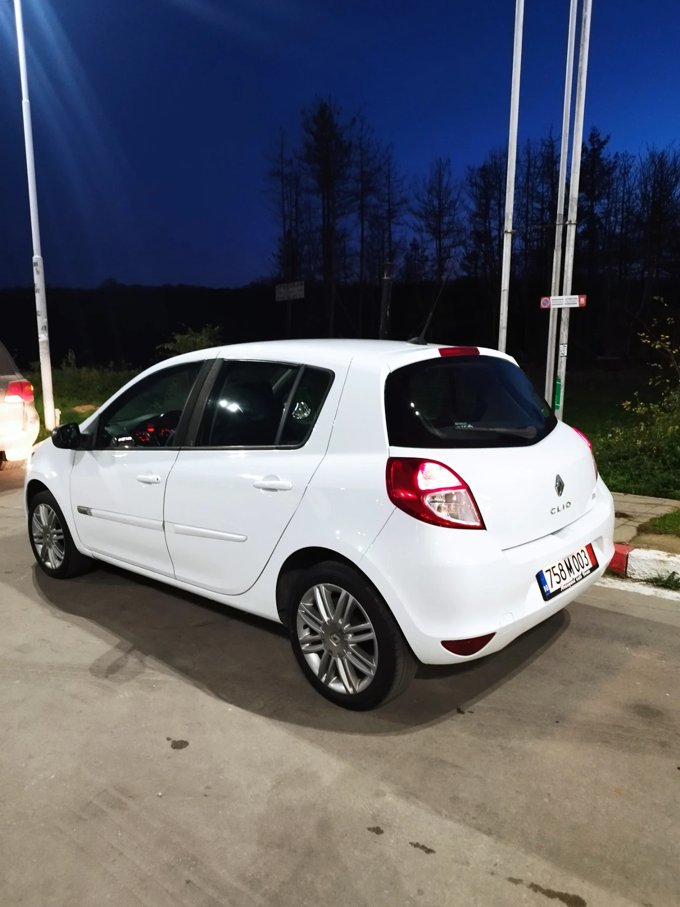 Renault Clio, снимка 10 - Автомобили и джипове - 55325379