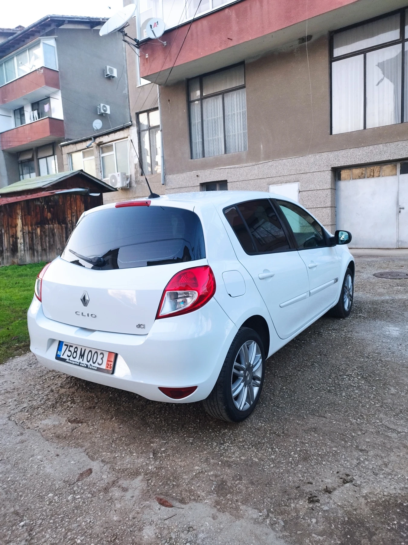 Renault Clio, снимка 7 - Автомобили и джипове - 55325379