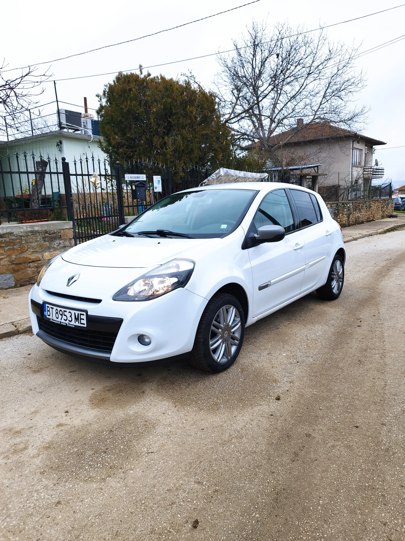 Renault Clio, снимка 4 - Автомобили и джипове - 55325379
