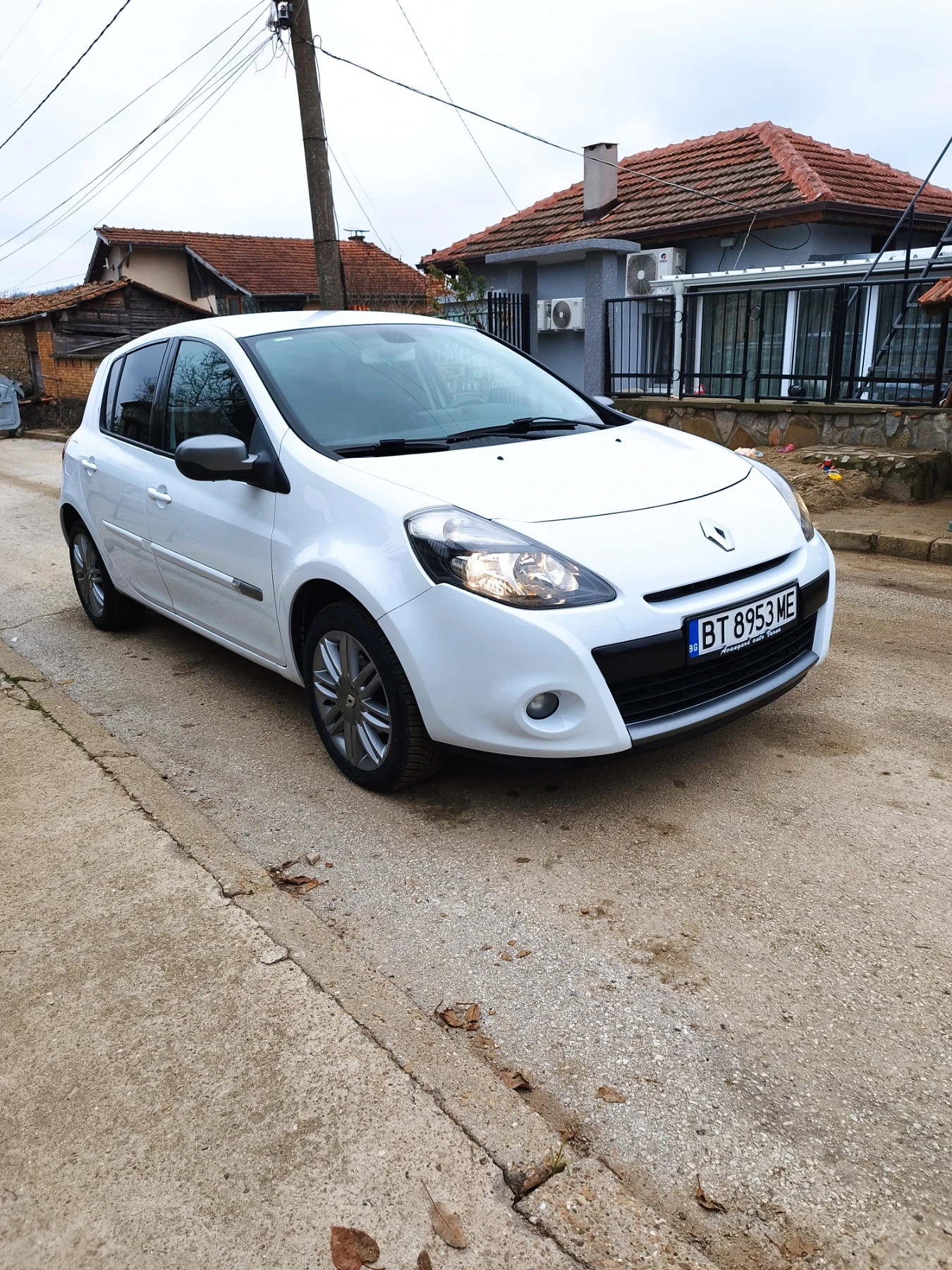 Renault Clio, снимка 3 - Автомобили и джипове - 55325379