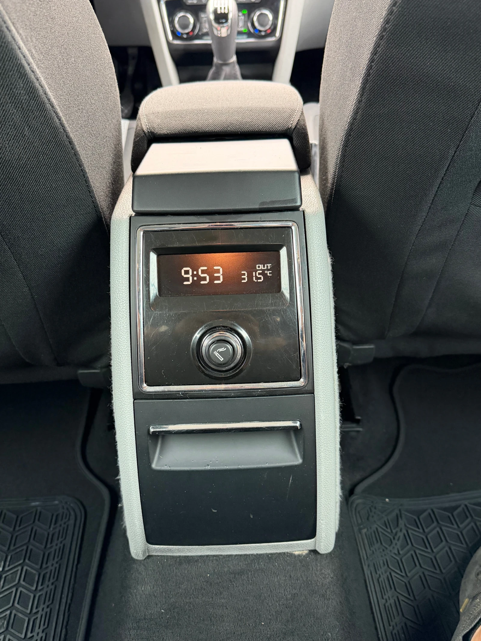 Skoda Superb 2.0TDI ИТАЛИЯ, снимка 10 - Автомобили и джипове - 55402775