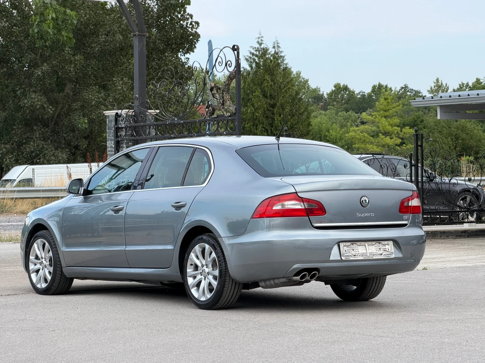 Skoda Superb 2.0TDI ИТАЛИЯ, снимка 11 - Автомобили и джипове - 55402775