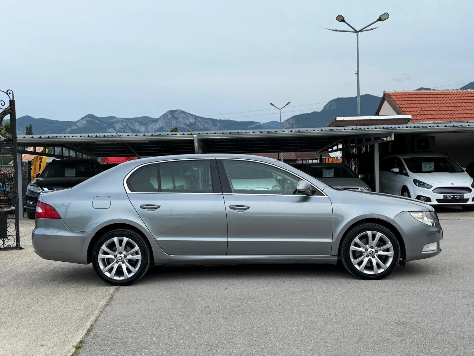 Skoda Superb 2.0TDI ИТАЛИЯ, снимка 5 - Автомобили и джипове - 55402775