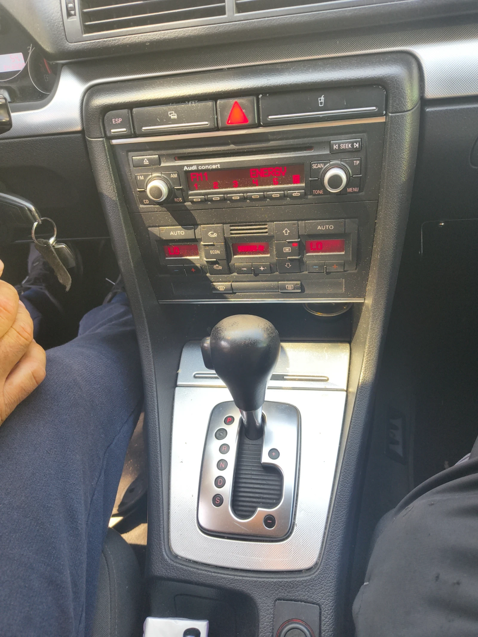Audi A4 Avant, снимка 16 - Автомобили и джипове - 55432195