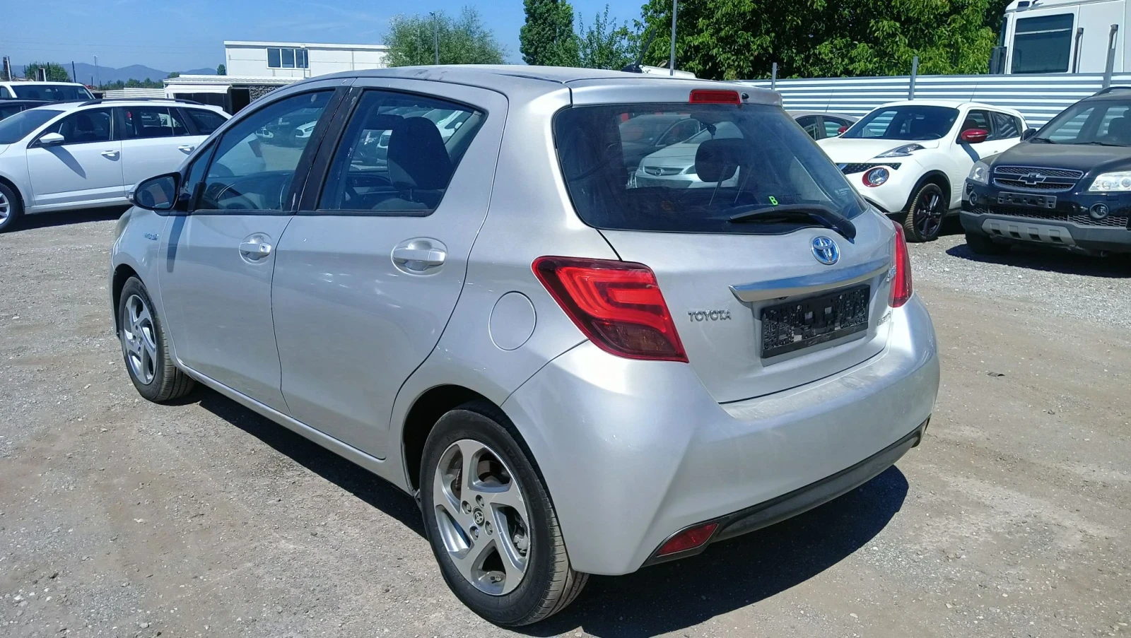 Toyota Yaris 1.5 Hybrid 101hp FACE LIFT, снимка 4 - Автомобили и джипове - 55738699