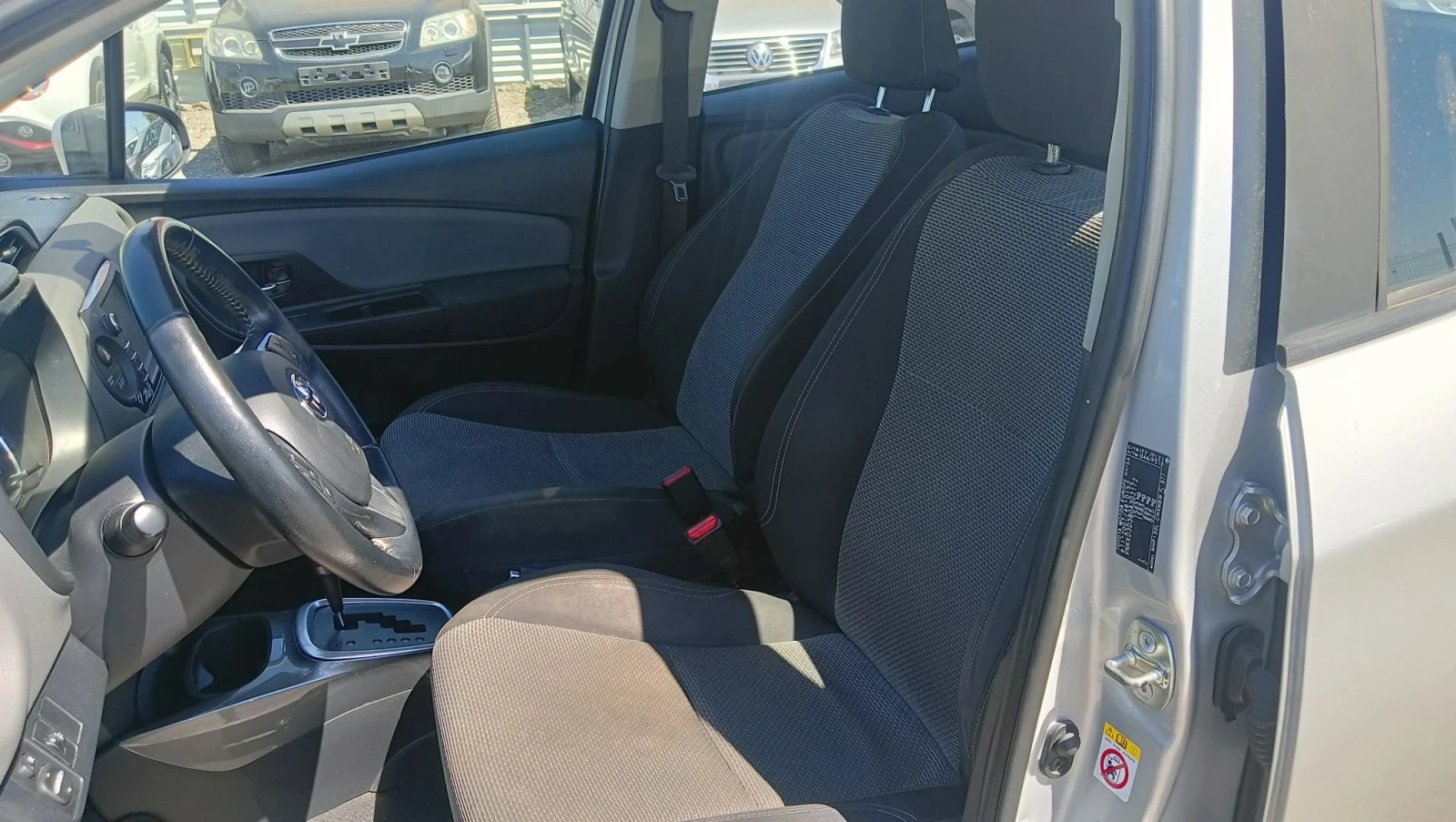 Toyota Yaris 1.5 Hybrid 101hp FACE LIFT, снимка 10 - Автомобили и джипове - 55738699