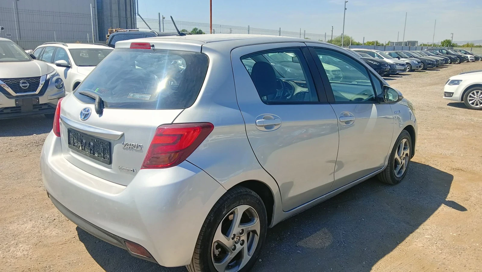 Toyota Yaris 1.5 Hybrid 101hp FACE LIFT, снимка 3 - Автомобили и джипове - 55738699