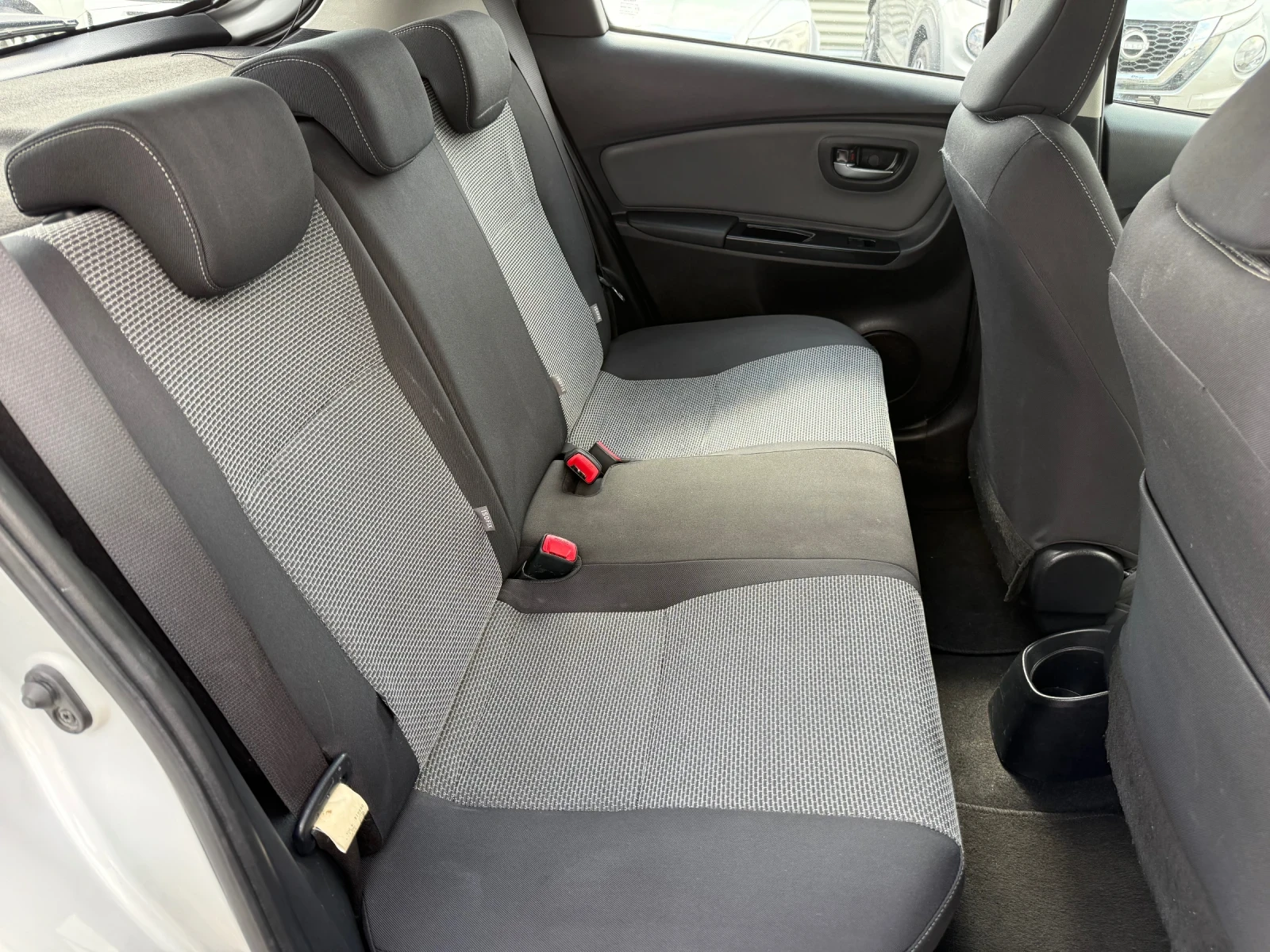 Toyota Yaris 1.5 Hybrid 101hp FACE LIFT | Mobile.bg � ����������� 10