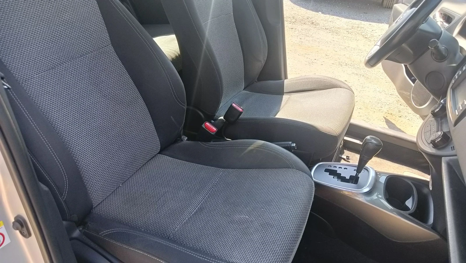 Toyota Yaris 1.5 Hybrid 101hp FACE LIFT, снимка 8 - Автомобили и джипове - 55738699