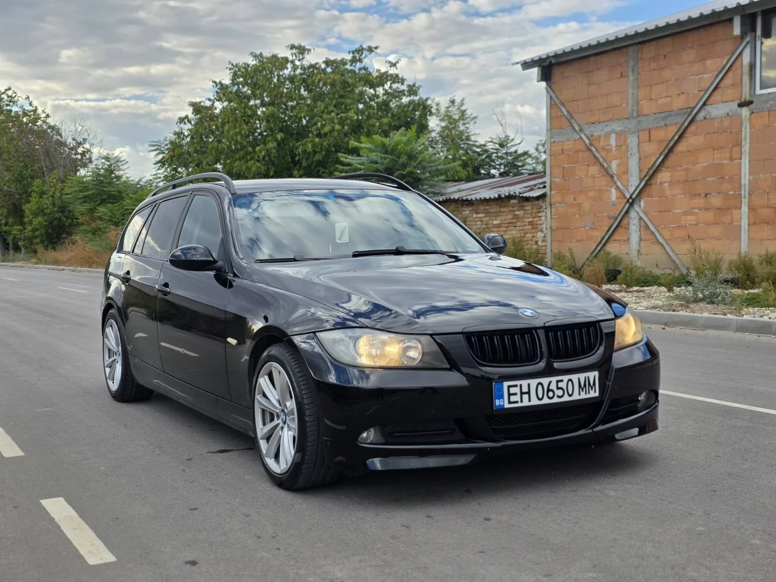 BMW 320, снимка 2 - Автомобили и джипове - 56313439