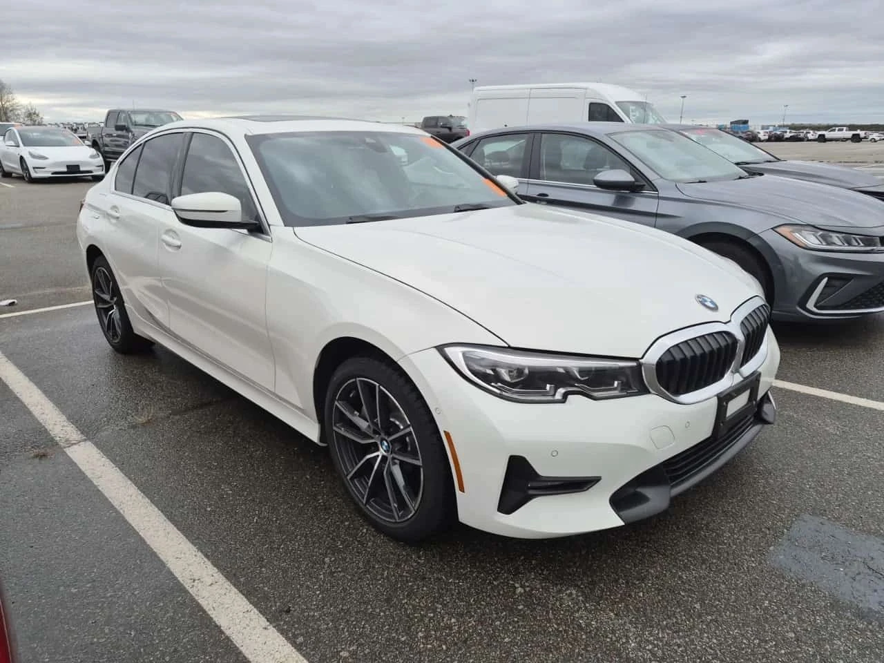 BMW 330, снимка 2 - Автомобили и джипове - 56724379