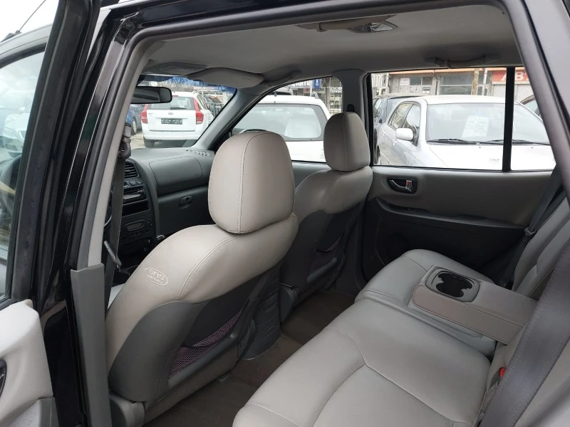 Hyundai Santa fe 2.4i KLIMA, снимка 12 - Автомобили и джипове - 44230944